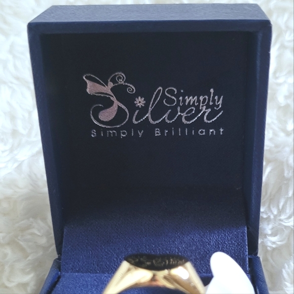 Simply Silver🤍 Gold💛 Heart Ring - Picture 4 of 16